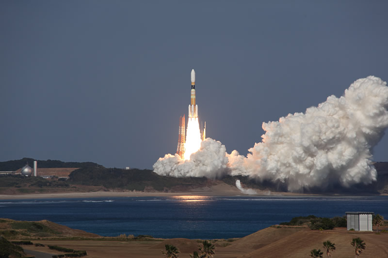 Japanese Robot Cargo Ship En Route to Space Station